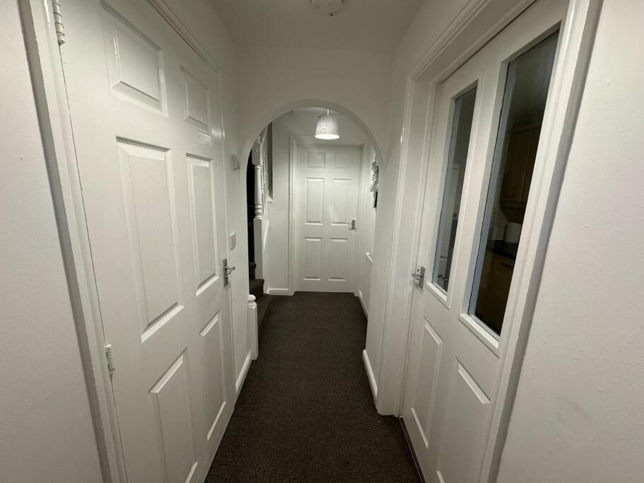 웰링버러 Modern Townhouse - 3 Bed 2.5 Bath 2 Private Gated Parking 빌라 외부 사진